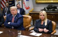 Trump choisit Pam Bondi comme ministre de la Justice après le retrait de Matt Gaetz