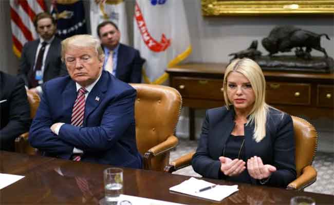 Trump choisit Pam Bondi comme ministre de la Justice après le retrait de Matt Gaetz