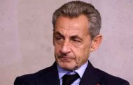 Sarkozy condamné à porter un bracelet électronique : La Fin d’une Immunité Présidentielle ?