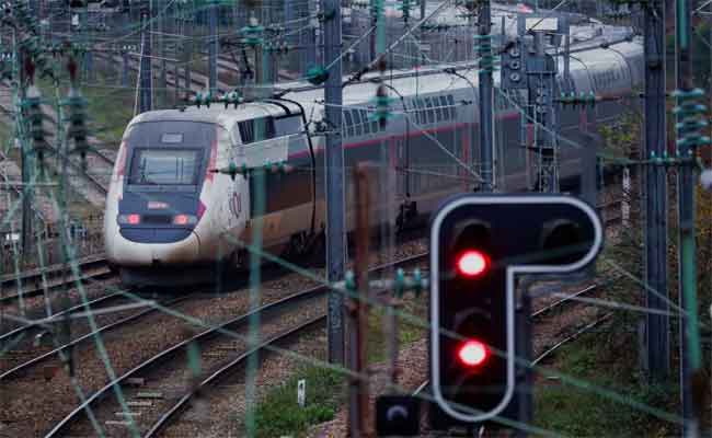 Suicide d’un Conducteur de Train : Perturbations Majeures sur la Ligne Paris-Sud-Est le Soir de Noël