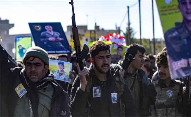 Des Manifestations à Qamichli : Les Syriens s'unissent pour défendre les forces démocratiques Syriennes (FDS) et s'opposer à l'expansion Turque