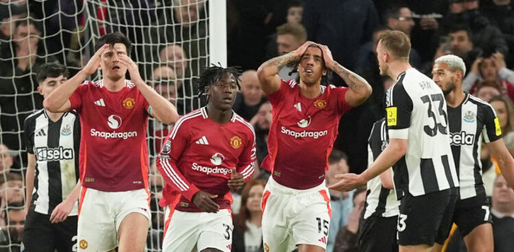 Premier League: Newcastle domine Manchester United 2-0, Ipswich crée la surprise face à Chelsea