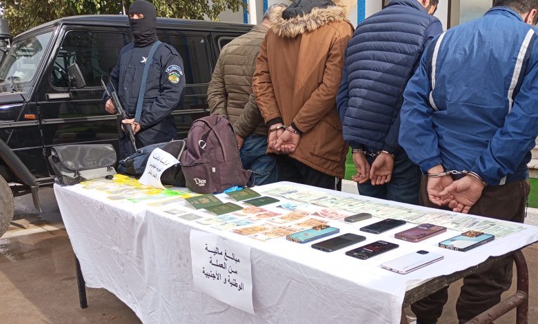 Démantèlement d'un réseau de trafic de migrants à Oran : 4 arrestations et saisies importantes