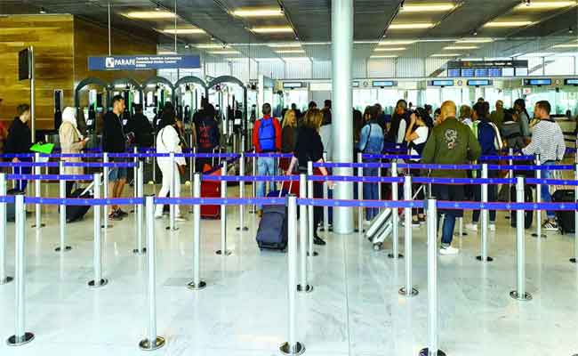 L'Algérie dénonce des discriminations présumées à l'égard de ses citoyens dans les aéroports de Paris