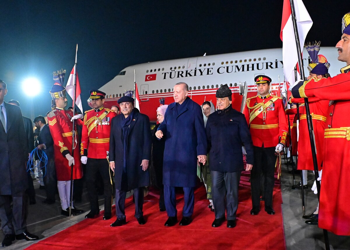 Le président turc Erdoğan entame une visite officielle au Pakistan pour renforcer les relations bilatérales