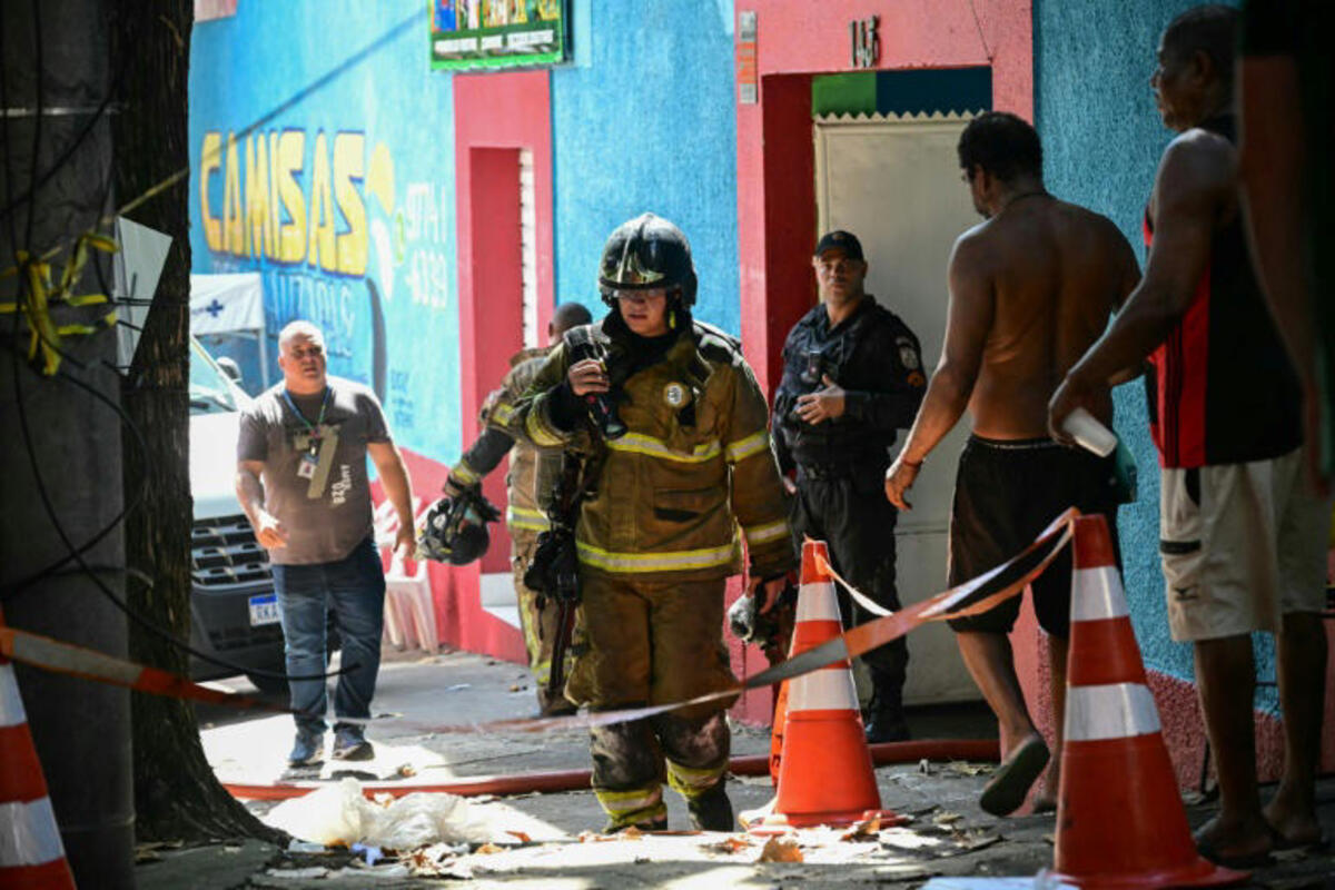 Un incendie dans une usine de costumes du Carnaval de Rio de Janeiro fait 21 blessésv