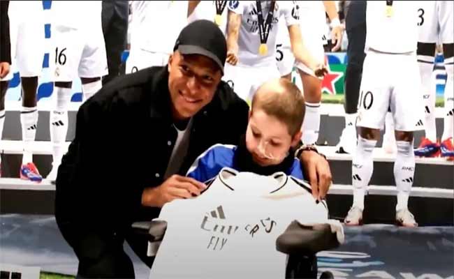 Mbappé rend hommage au petit Lorenzo, décédé d'un cancer incurable