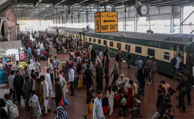 Pakistan : Prise d'otages sanglante dans un train, 155 passagers libérés et 27 assaillants tués