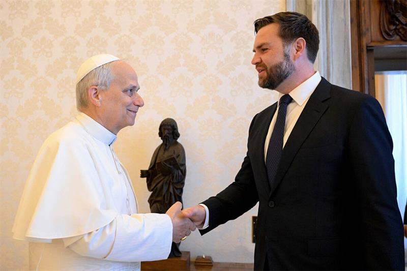 Le pape Léon XIV reçoit le vice-président américain JD Vance au Vatican
