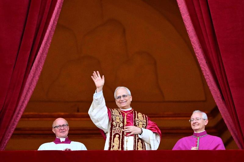 Un souffle venu de Chicago : Qui est Léon XIV, Robert Francis Prevost, le premier pape américain ?