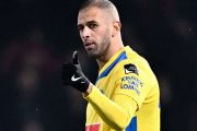 Slimani contre-attaque : « Jamais demandé à être le patron » – Réponse cinglante à Hasi