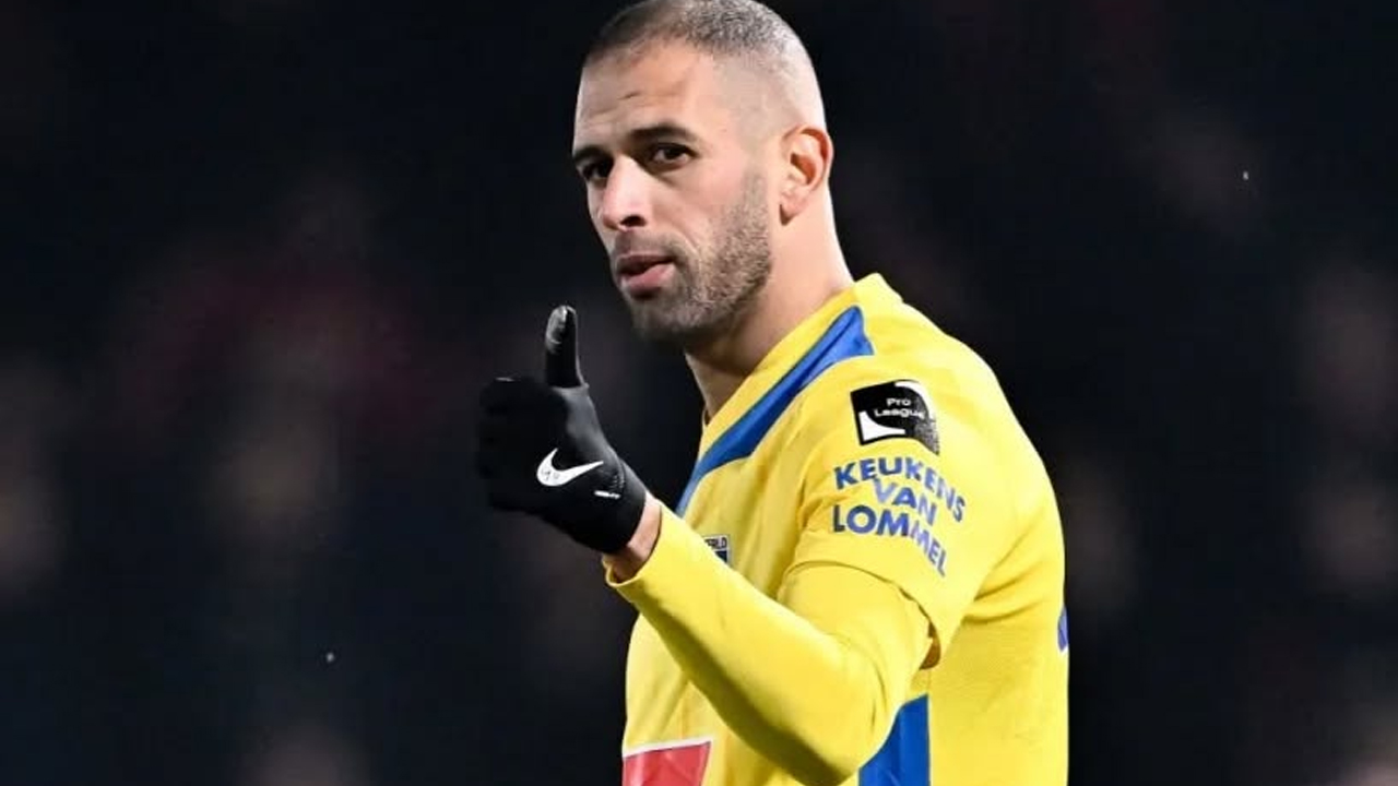 Slimani contre-attaque : « Jamais demandé à être le patron » – Réponse cinglante à Hasi