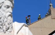 Succession du pape François: la cheminée installée au Vatican, le conclave débutera le 7 mai