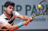 Roland-Garros 2025 : Alcaraz démarre fort, Swiatek confirme son retour