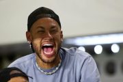Neymar : Frustration et excuses après son expulsion au Brésil