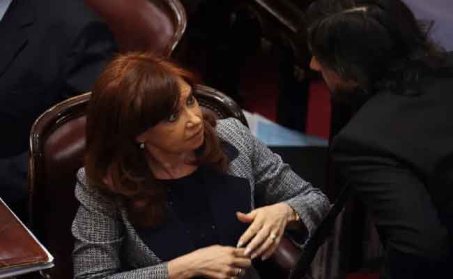 Argentine : l’ex-présidente Cristina Kirchner condamnée à six ans de prison, elle purgera sa peine sous bracelet électronique