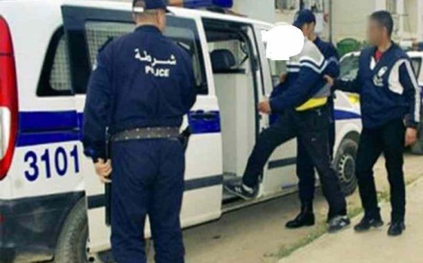 Un homme âgé accusé de chantage et d'escroquerie a été arrêté en Algérie