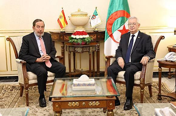 Azouz Nasri et l’ambassadeur d’Espagne Fernando Moran discutent du renforcement des relations bilatérales