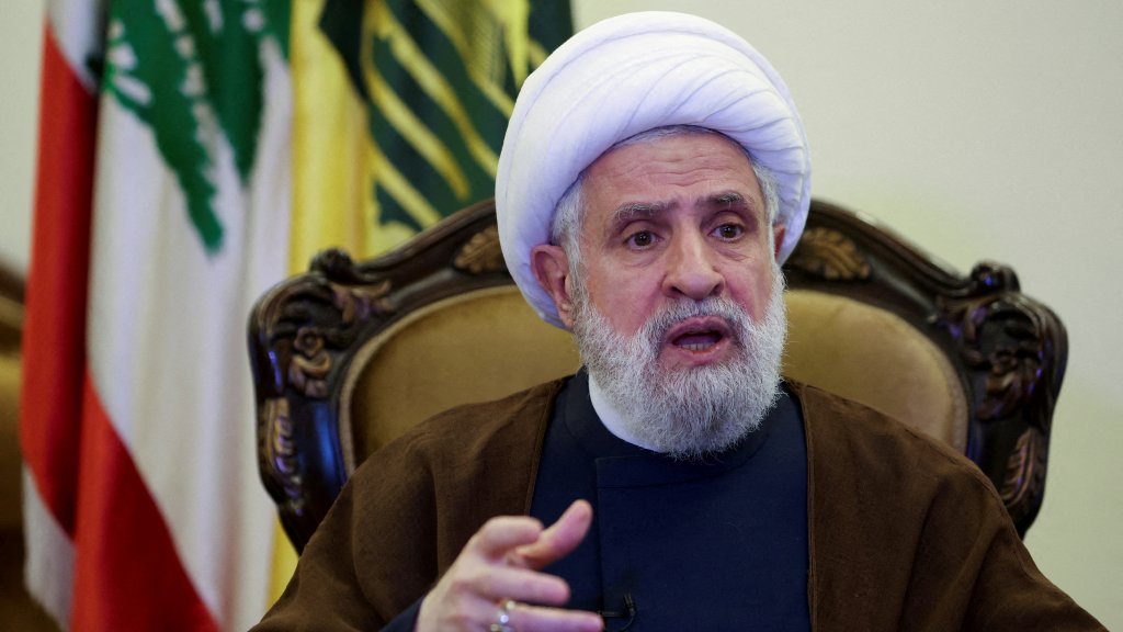 Naïm Qassem rejette catégoriquement le désarmement du Hezbollah et met en garde Israël contre toute escalade