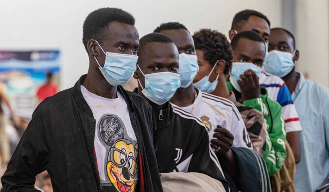 Libye : Plus de 100 migrants libérés des griffes d’un gang de trafiquants à Ajdabiya