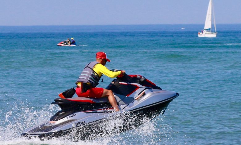 Saison estivale 2025 : Le ministère de l’Intérieur appelle au respect des règles de sécurité pour les jet-skis