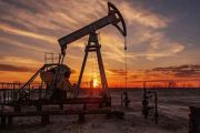 Pétrole : Les prix repartent à la hausse, portés par les tensions géopolitiques et la chute des stocks américains