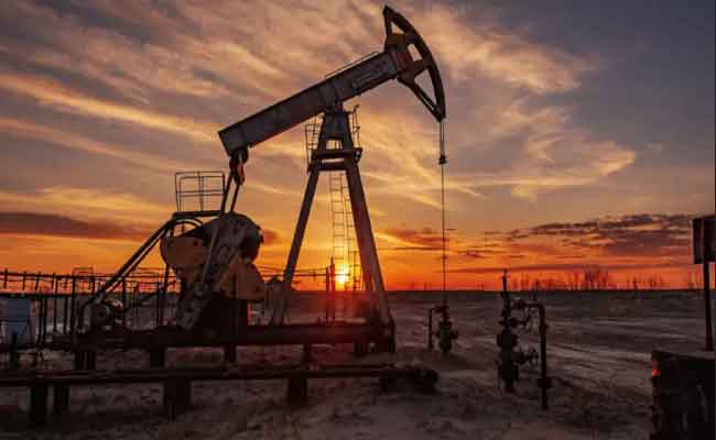 Pétrole : Les prix repartent à la hausse, portés par les tensions géopolitiques et la chute des stocks américains