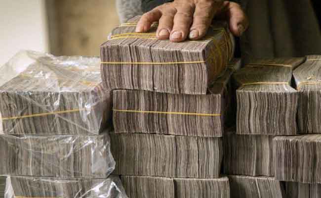 Démantèlement d’un réseau de faussaires de monnaie à Tarf : 2 arrestations et saisie de 5 000 euros et 15 000 DZD contrefaits