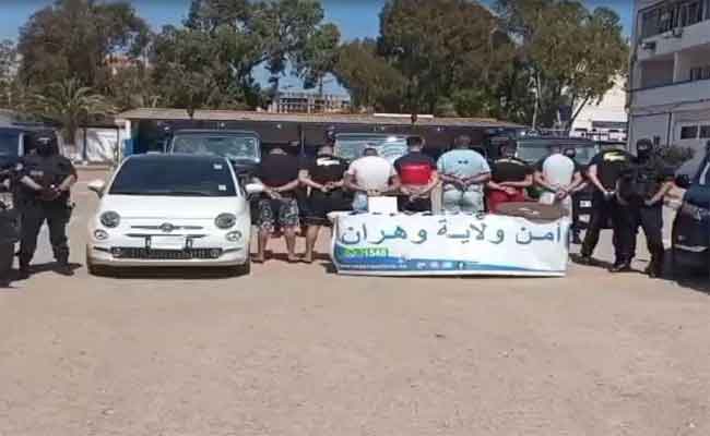 Démantèlement d’une bande de quartier à Oran : 6 arrestations et saisie d’armes blanches