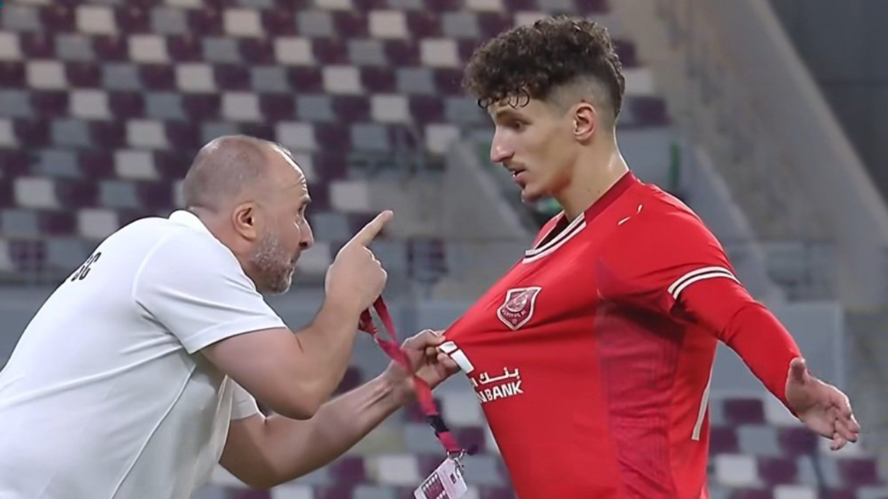 Belmadi fait polémique au Qatar : tirage de maillot et colère explosive sur le banc