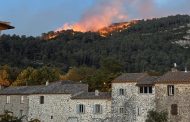 France – Aude : un incendie hors norme ravage plus de 12 000 hectares, une victime et neuf blessés