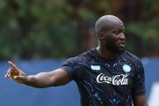 Lukaku blessé au fémoral : pas d’opération, mais un retour pas avant 2026