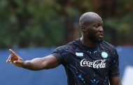 Lukaku blessé au fémoral : pas d’opération, mais un retour pas avant 2026