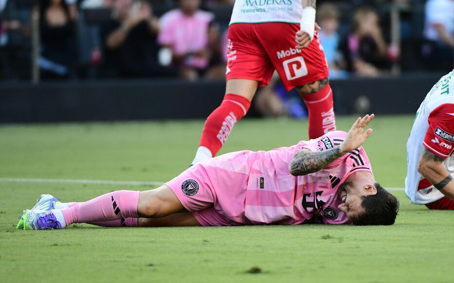 Messi sort du match à la 11ᵉ minute: une blessure mineure à la jambe droite, mais un retour incertain