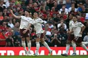 Arsenal profite d’une erreur de Bayındır et s’impose à Old Trafford