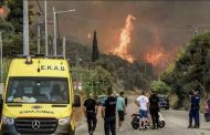 Grèce : des centaines d’incendies en 48 heures et un séisme secouent le pays