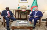 Rencontre entre Azouz Nasri et l’ambassadeur ivoirien pour renforcer les liens algéro-ivoiriens