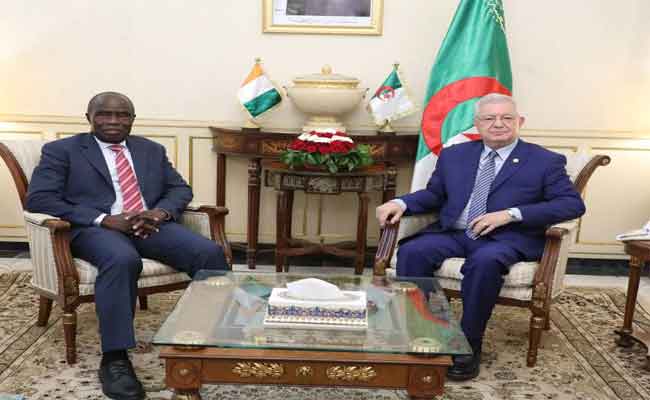 Rencontre entre Azouz Nasri et l’ambassadeur ivoirien pour renforcer les liens algéro-ivoiriens