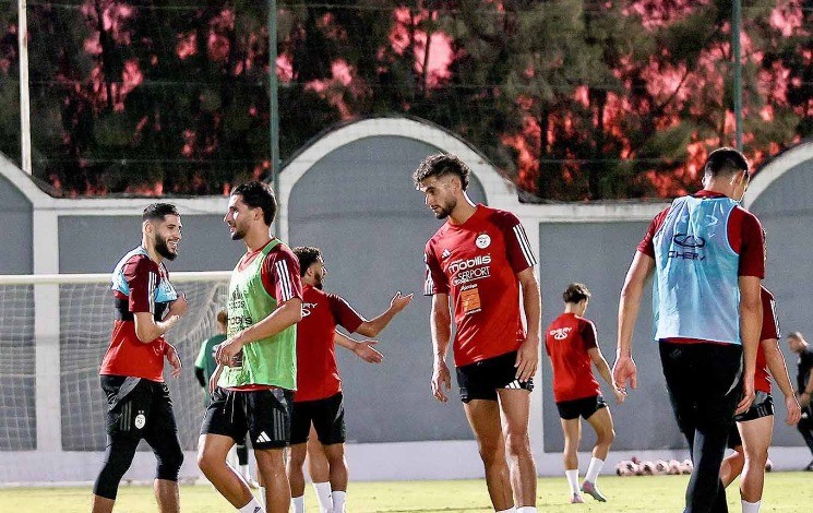 Les Fennecs sous pression : Stage Intense à Sidi Moussa malgré les contretemps pour le Mondial 2026