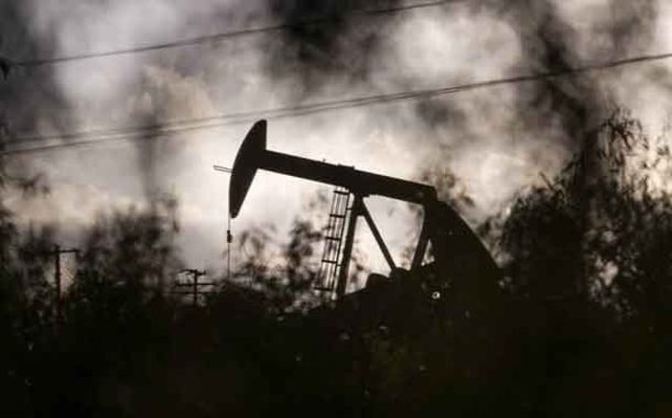 Pétrole : Une résilience asiatique et des tensions géopolitiques soutiennent les cours, malgré un excédent mondial imminent