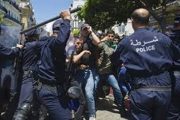 Comment protester en Algérie est-il devenu une trahison capitale et critiquer Tebboune un crime puni par le viol dans les centres de police ?