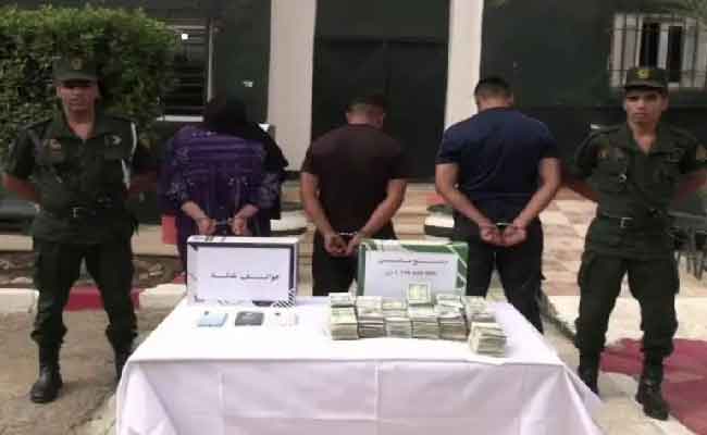 Sidi Bel Abbès : La Gendarmerie arrête 3 voleurs, dont une femme, pour le vol de 1,7 milliard de centimes chez une vieille dame