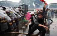 La mort d’un chauffeur de VTC sous un blindé policier déclenche une vague de manifestations à Jakarta et dans d’autres villes en Indonésie