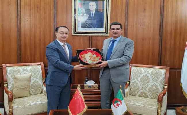Rencontre entre l’ambassadeur de Chine et le ministre de la Santé algérien pour renforcer la coopération sanitaire