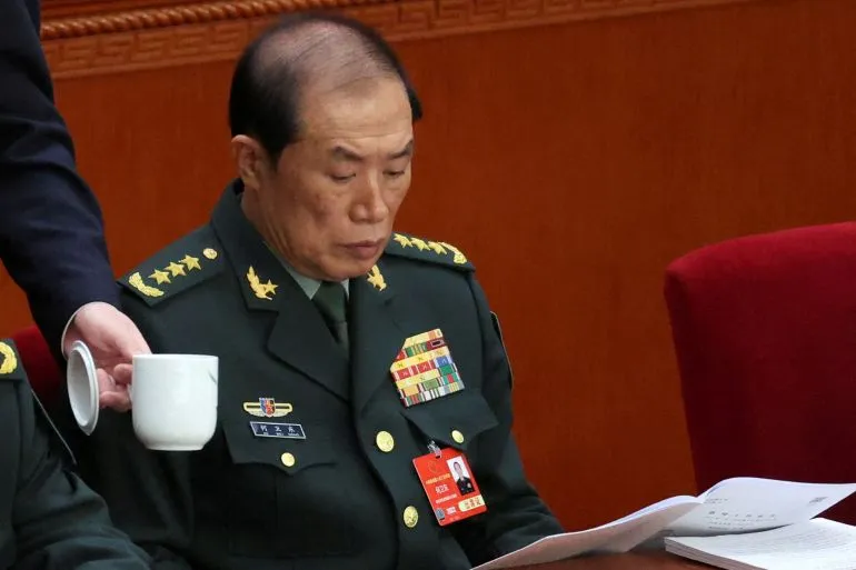 Chine : Xi Jinping frappe fort avec l’expulsion de ses principaux commandants militaires dans sa campagne anti-corruption