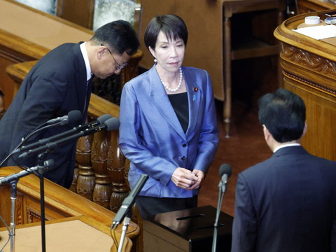 Nomination sans surprise : Sanae Takaichi devient la première femme à diriger le Japon