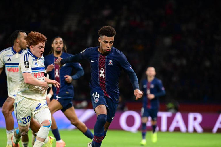 PSG 3-3 Strasbourg : Mayulu égalise et préserve la première place