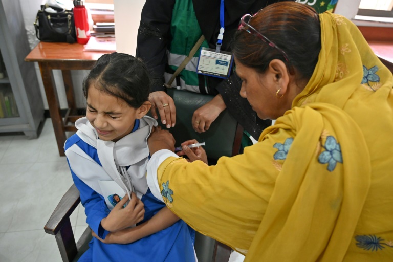 Pakistan : la vaccination des filles contre le HPV freinée par les mythes