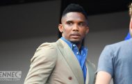 Samuel Eto’o menace un supporter : “Tu parles encore comme ça, je te frappe !” — La colère d’un président sous pression
