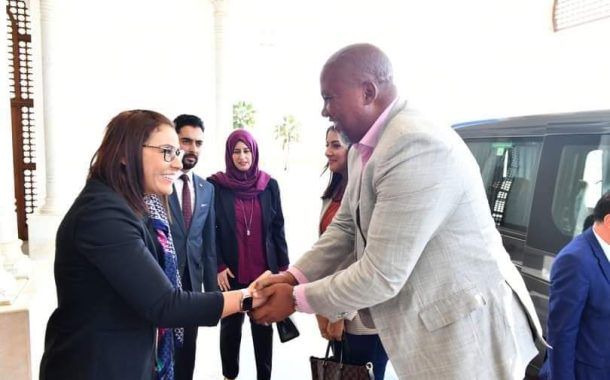 Un Africain a amassé une fortune colossale en ayant des relations sexuelles avec les épouses des responsables et leurs enfants dans la Nouvelle Algérie